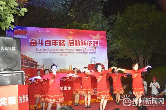 博主:卡纳瓦罗同意首期只拿20万,反观某些功勋球员一刀刀往内捅